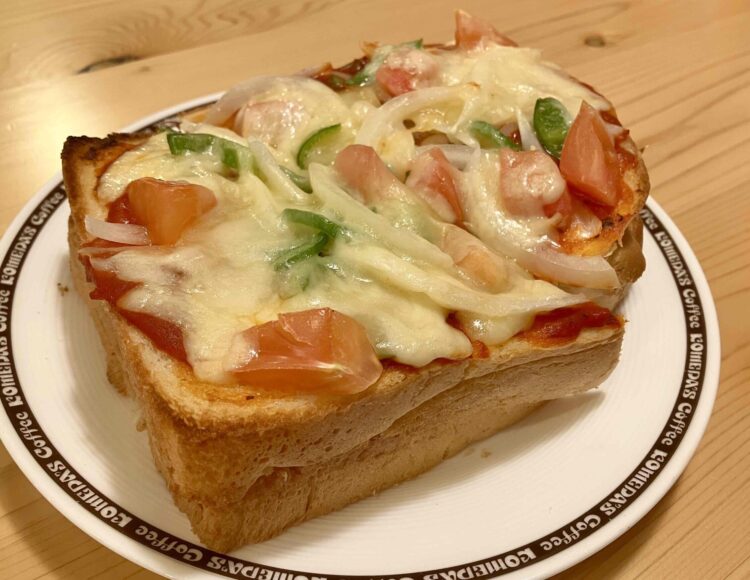 コメダ珈琲店「たっぷりたまごピザトースト」