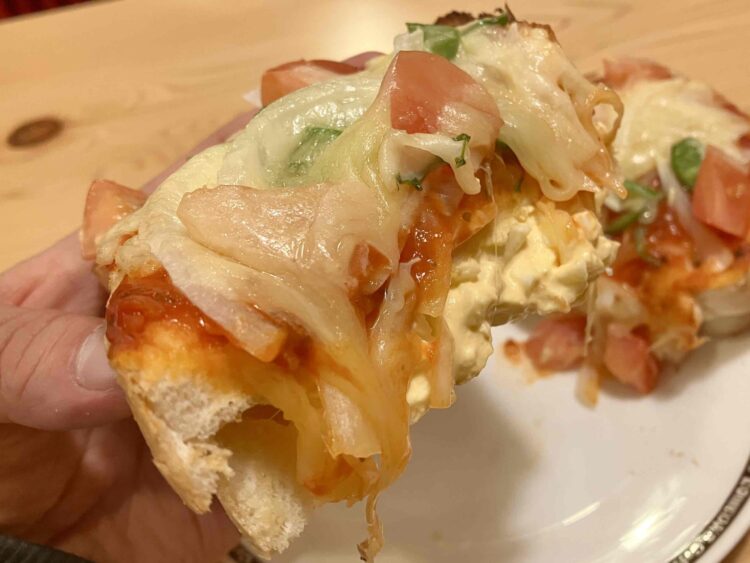 コメダ珈琲店「たっぷりたまごのピザトースト」いただきます写真②