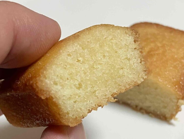 コメダ珈琲店「バター香るご褒美フィナンシェ」全体写真