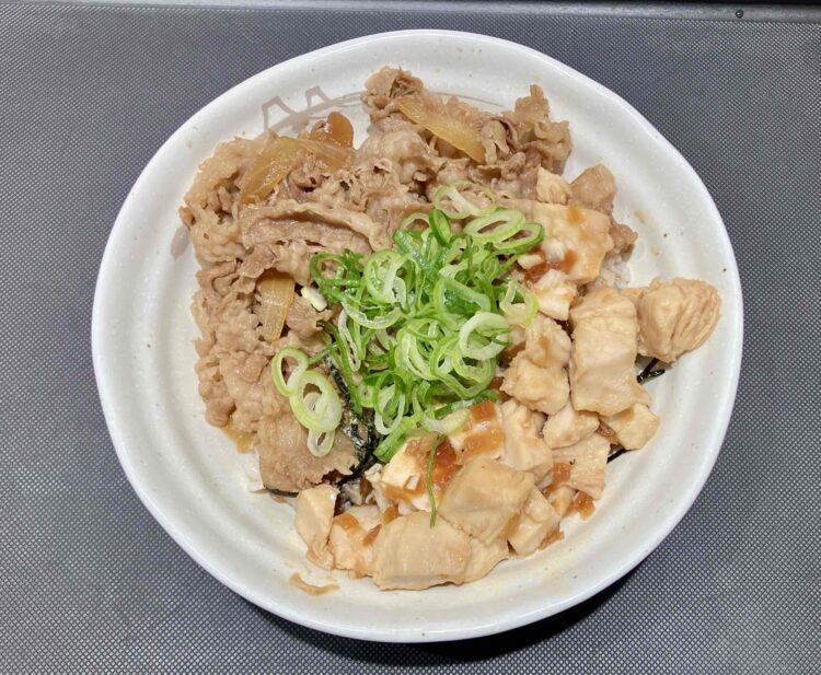 松屋「鶏めしコンボ牛めし」全体写真