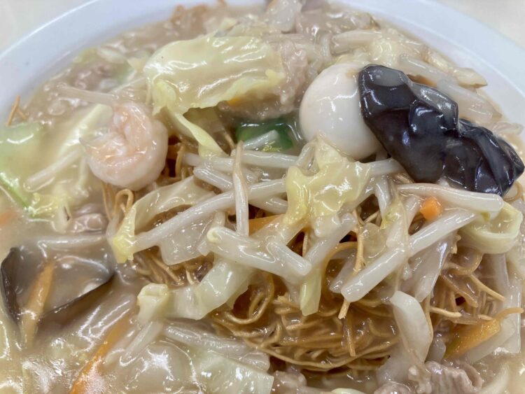 餃子の王将「揚げそば」アップ写真