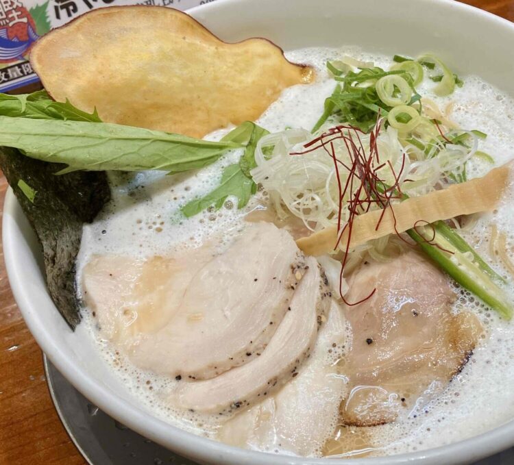 暁製麺「鶏豚だしらあめん」アップ写真