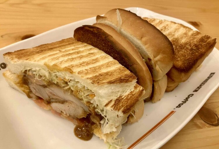 コメダ珈琲店「タンドリーホットサンド」の全体写真②