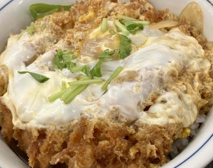 全力飯かつや「カツ丼(梅)」アップ写真
