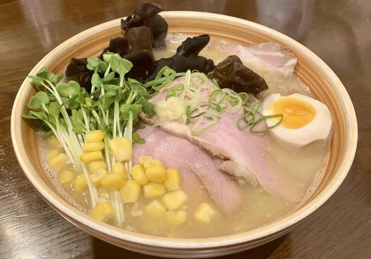 奈良県大和郡山市・春友流「味噌全部のせ」全体写真②