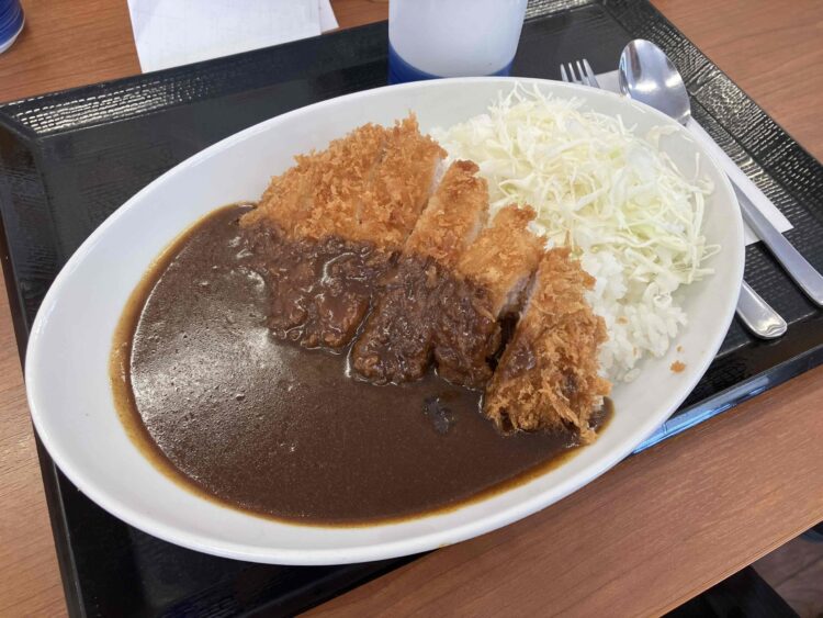 かつやの「カツカレー（梅）」全体写真