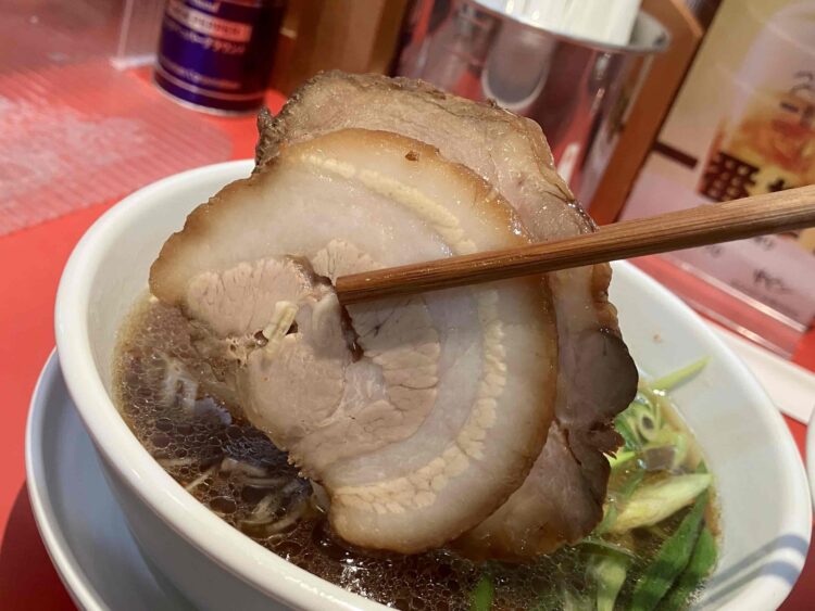 大阪市「カドヤ食堂総本店」つけそばチャーシュー写真