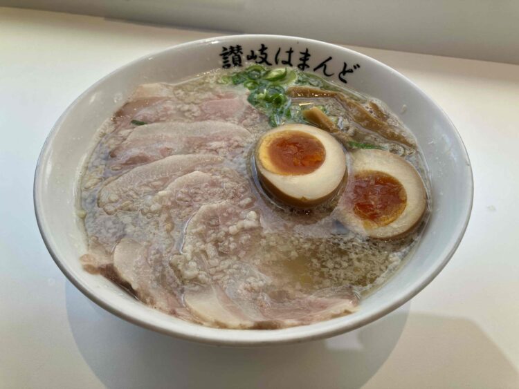 はまんどラーメン全体写真②