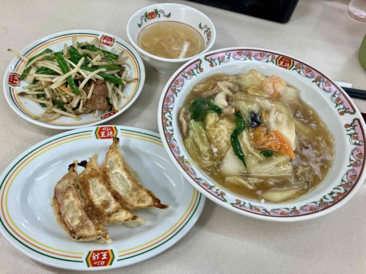 餃子の王将「中華飯・餃子・ニラレバ炒めセット」の全体写真